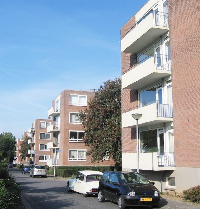 h6r3p04 Flats aan de Benzenraderweg Heerlen Zien