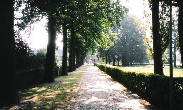 h6r7-o09 Juliana Bernhardlaaan - Oprijlaan kasteel h6r7-o09 Juliana Bernhardlaaan - Oprijlaan kasteel